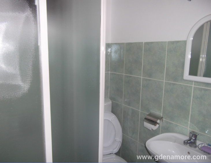 Apartman 4 (kupatilo)